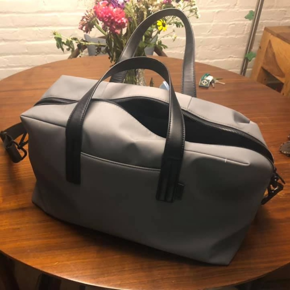 Like New Away Travel Everywhere Bag